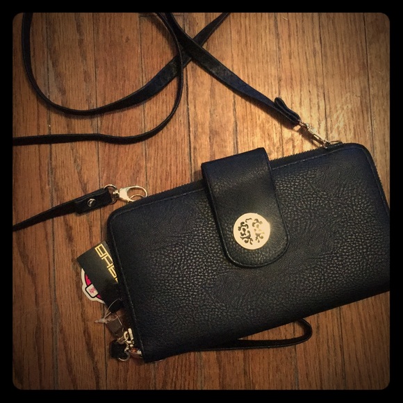 Black Clutch Wristlet Purse with Crossbody Strap - Picture 1 of 5